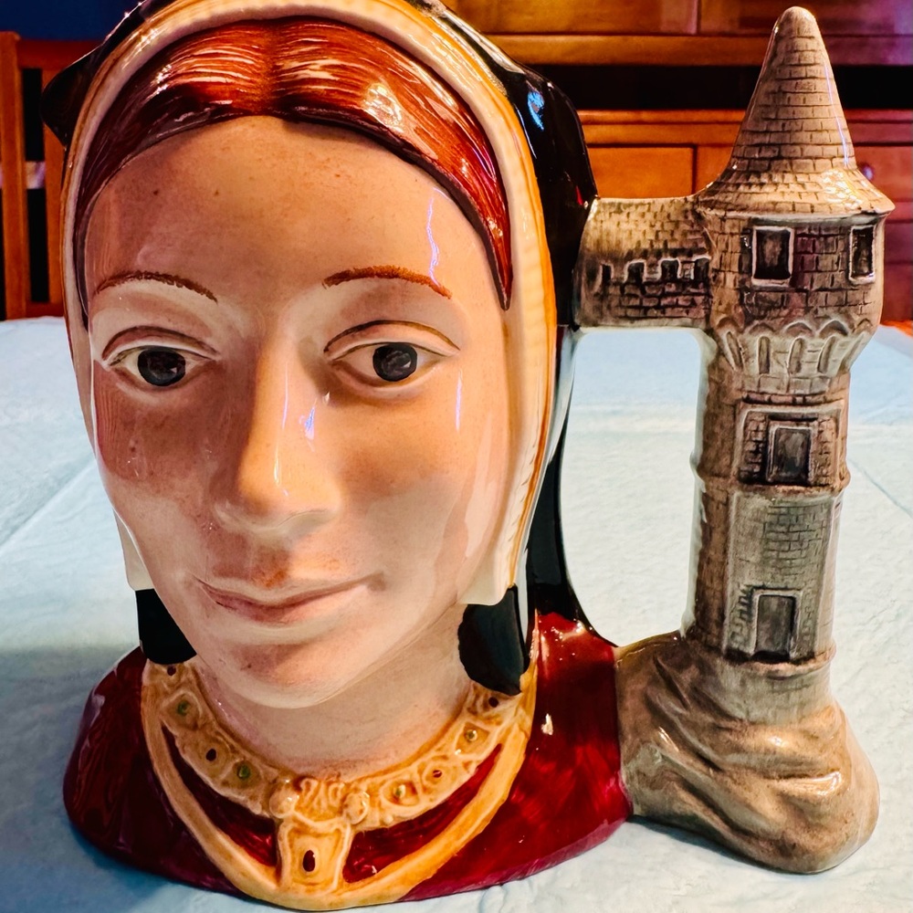 Vintage Royal Doulton Catherine of Aragon #D6643, 1975, large Jug.